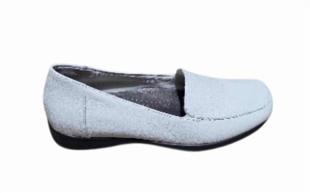 NEW TROTTERS women's jenn medium slip on in white